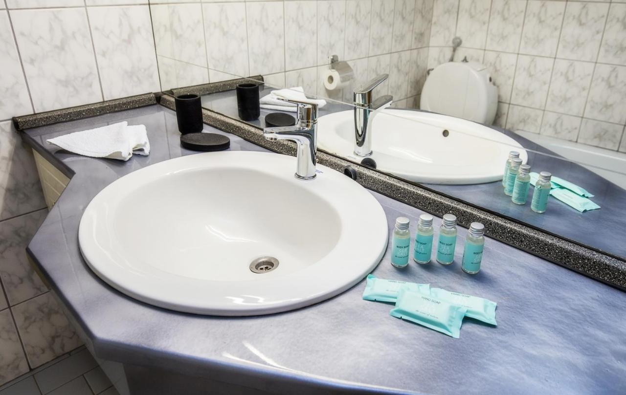 Mak Hotels Potos Dış mekan fotoğraf